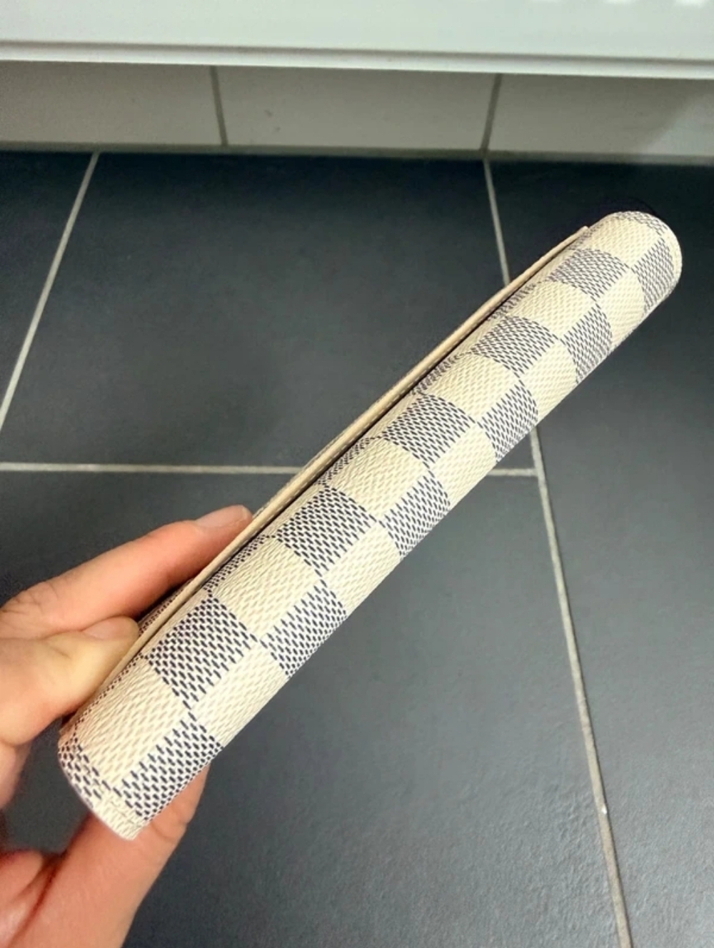 Louis Vuitton Sarah Wallet - Picture 5 of 14